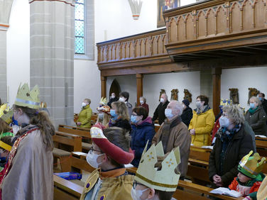 Diözesale Aussendung der Sternsinger des Bistums Fulda in St. Crescentius (Foto: Karl-Franz Thiede)